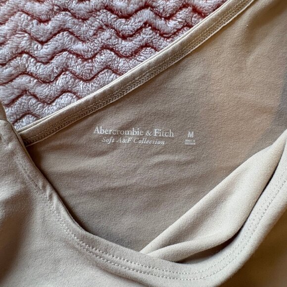 Abercrombie & Fitch Beige Tan One Sleeve Bodysuit - Size Medium - Picture 3 of 8